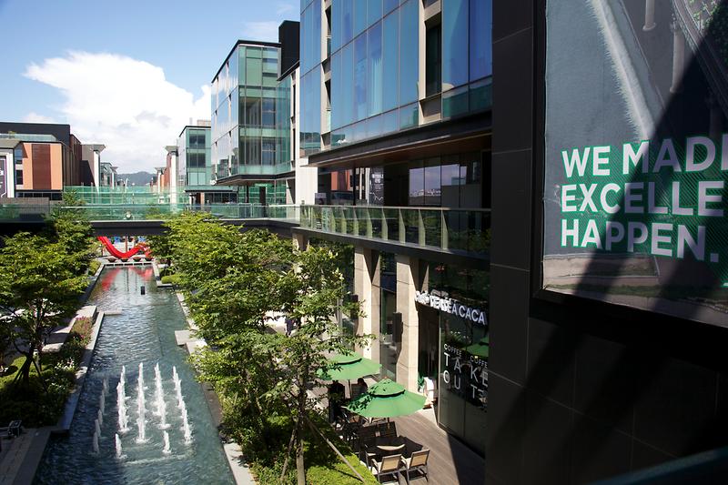 Songdo Canal Walk2.peg image