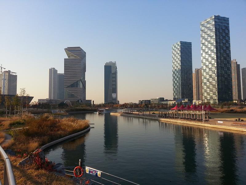 G Tower and Songdo Central Park2.jpg image