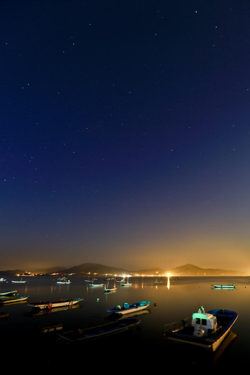 Night view of Muuido Island2.jpg image