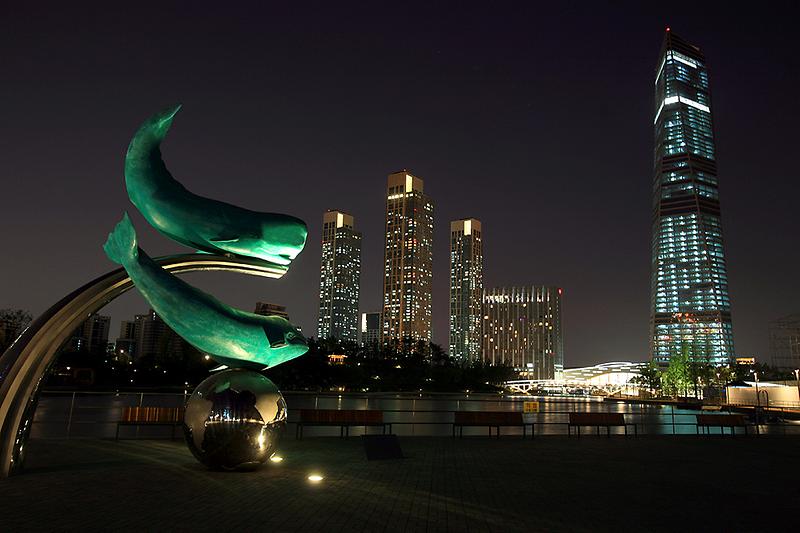 Night view of Songdo International City2.jpg image
